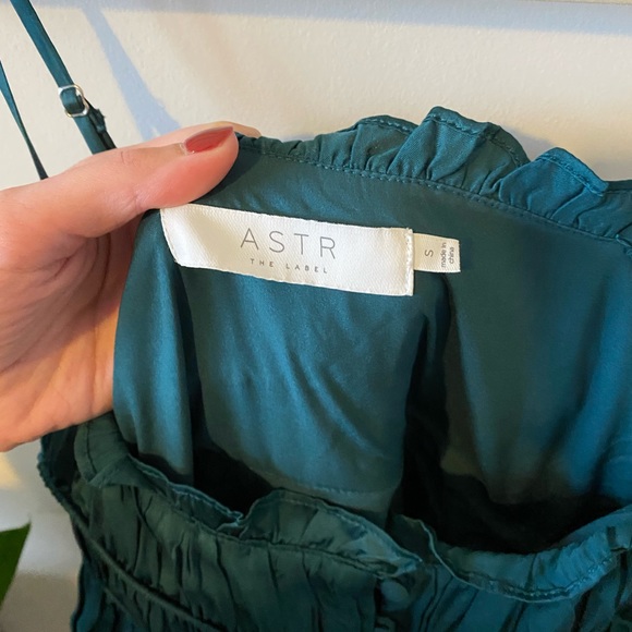 Astr The Label: Smocked Midi Dress - Hunter Green. Size Small - Picture 7 of 8